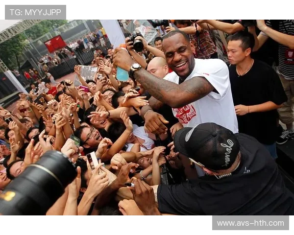 詹姆斯赛季首秀开场暴扣，主场球迷高呼MVP